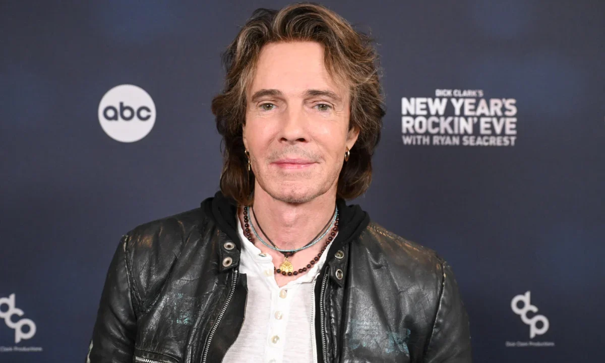 Echoes from the Front: Rick Springfield Reflects on a Haunting 1968 Vietnam Wartime Experience