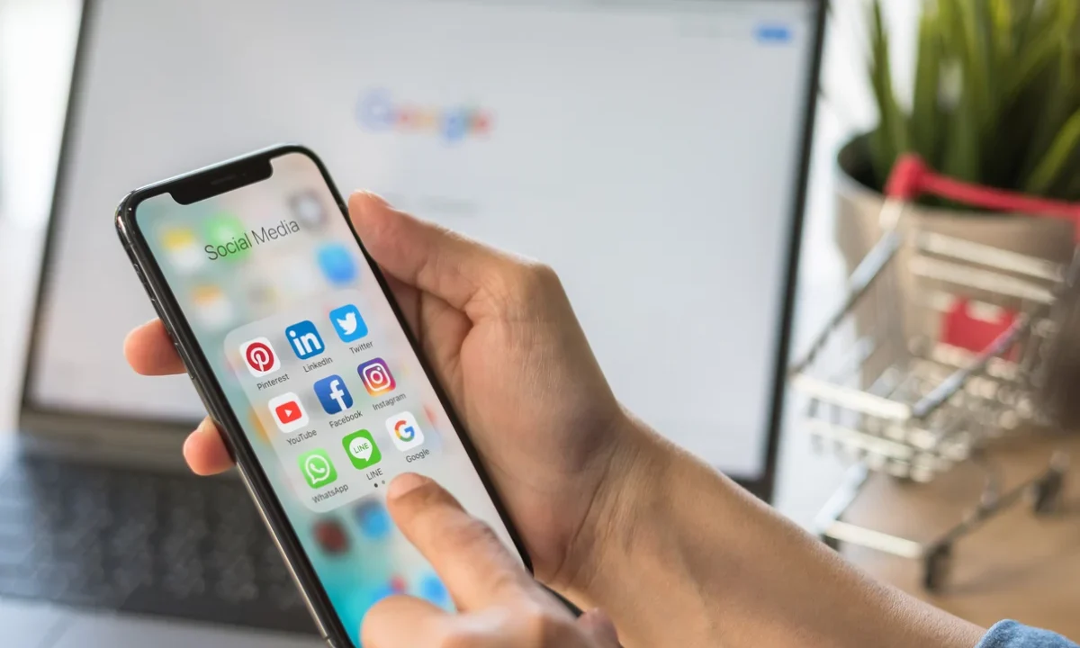 The Erosion of Organic Reach: Why Germany’s E-commerce Giants Are Facing an AI-Driven Crisis